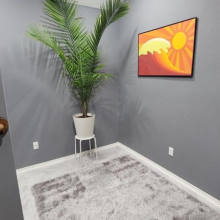 Nice & Cozy Bedroom At Gp'S جراند براري، تكساس المظهر الخارجي الصورة