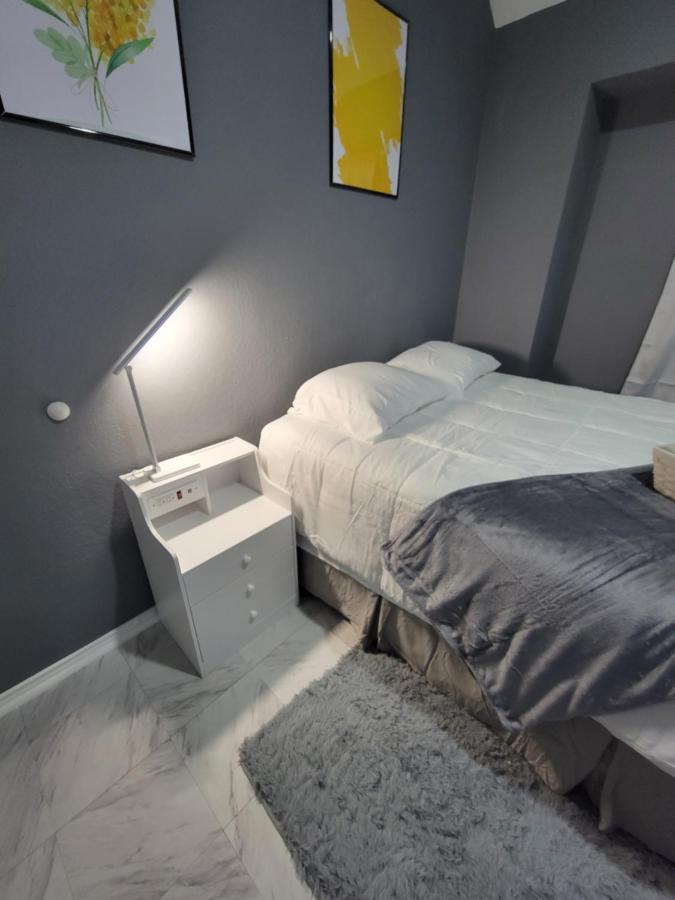 Nice & Cozy Bedroom At Gp'S جراند براري، تكساس المظهر الخارجي الصورة