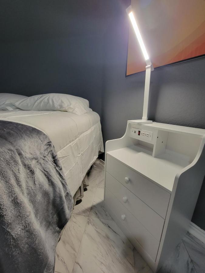 Nice & Cozy Bedroom At Gp'S جراند براري، تكساس المظهر الخارجي الصورة