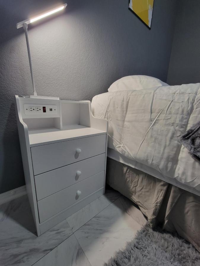 Nice & Cozy Bedroom At Gp'S جراند براري، تكساس المظهر الخارجي الصورة